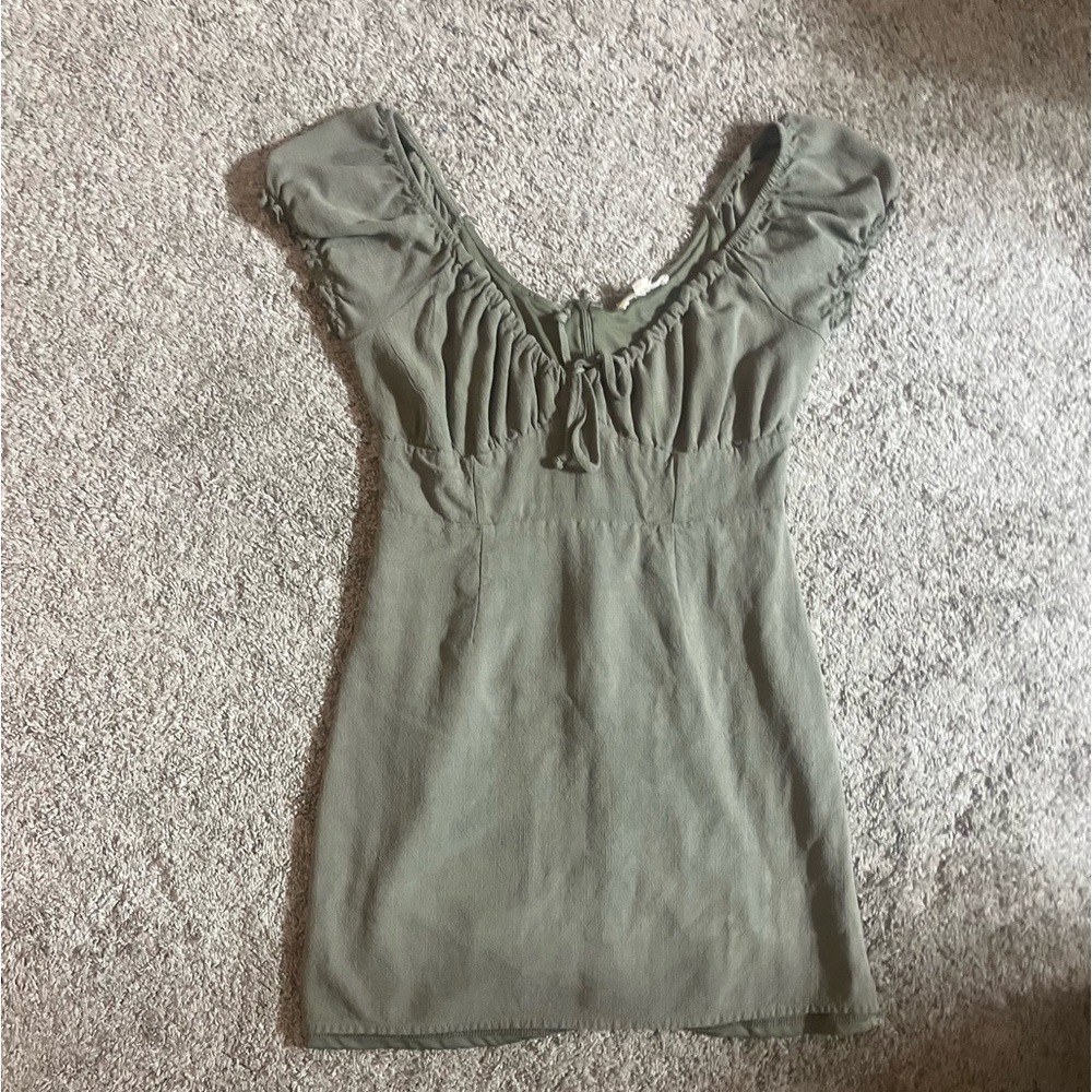 Pacsun Green Fitted Mini Dress with small sleeves and a tie front (small)
